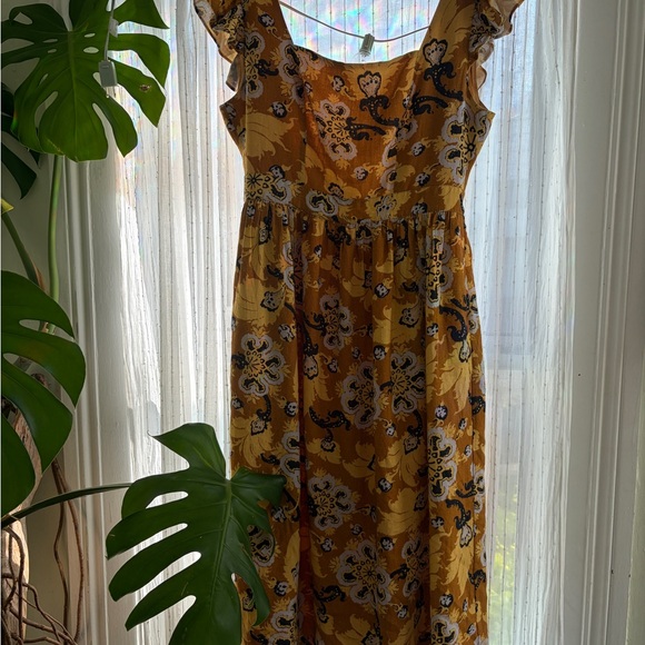 The Odells Dresses & Skirts - Chic Backless Floral Dress in Mustard